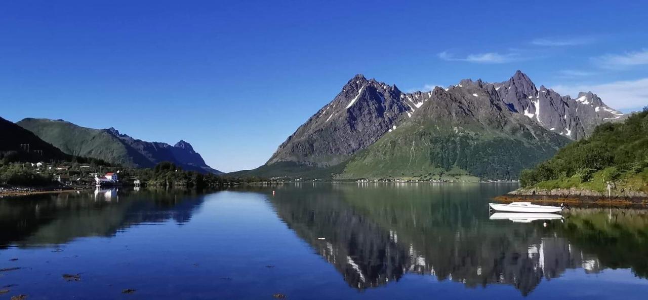 Unique And Charming House At The Foot Of Lofoten'S Highest Mountain سفولفير المظهر الخارجي الصورة