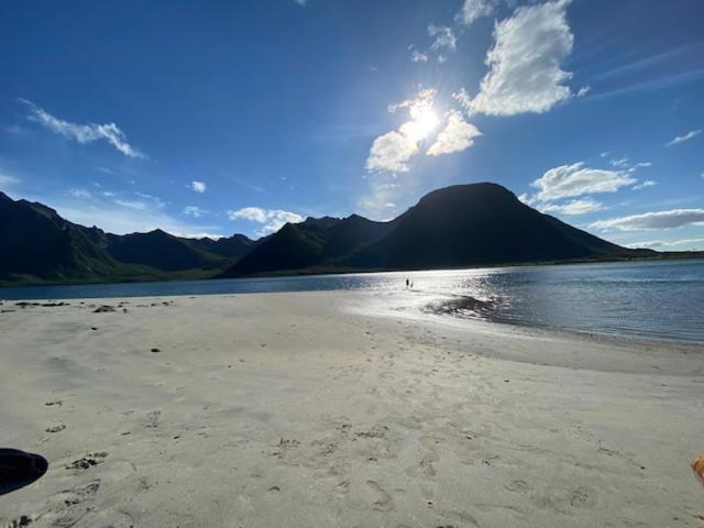 Unique And Charming House At The Foot Of Lofoten'S Highest Mountain سفولفير المظهر الخارجي الصورة